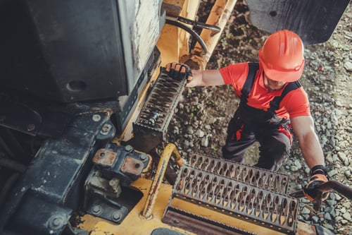 mine-truck-driver-2022-12-16-11-51-13-utc